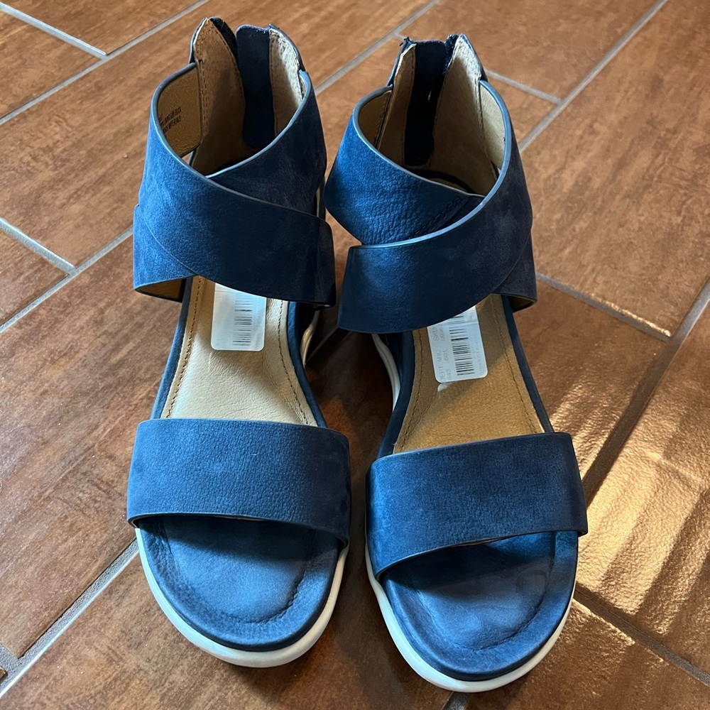 Sofft Navy Senovia Suede Sandals